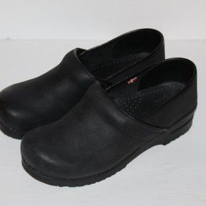 Final $ Danish Design Signature Women 42 (Wide)